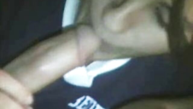 Busty cô gái cho chàng một nóng titty quái trước khi anh ấy kem cô phim set xlxx ấy