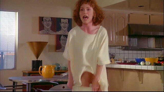 Nóng Châu Á nước dãi xxx set hay trên một mỡ trắng vòi nước trong cô ấy backyard