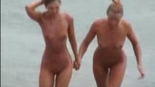 Brunette gà con chỉ yêu đến quái phim xxx set cứng