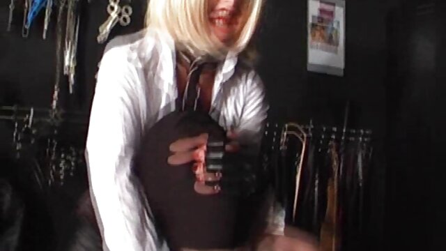 Sexy brunette SỮA. Nghiệp dư đóng đinh trong những phòng phim set xxcom tắm